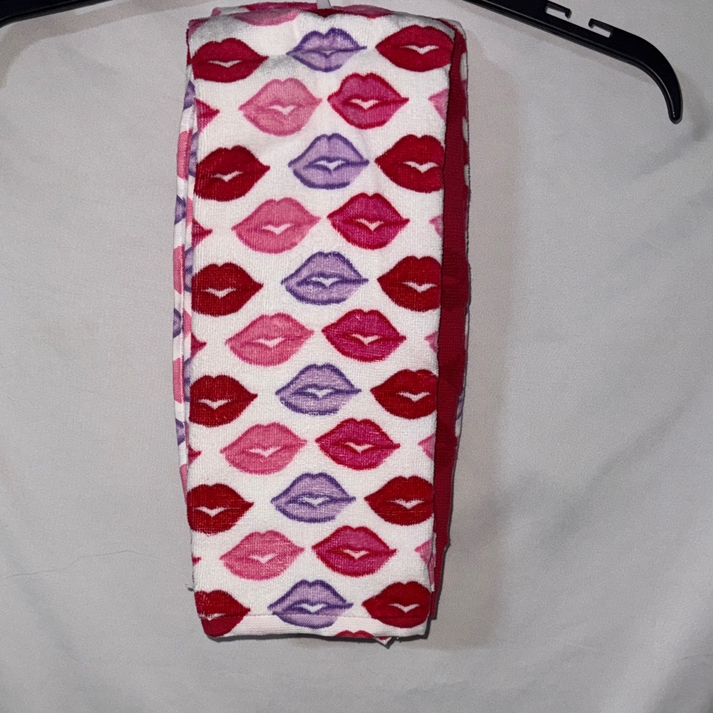 Rachel Zoe Valentine’s Day Lips Towels Set of 3